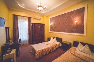 Отель Hotel Europa Тыргу-Жиу Двухместный номер с 2 отдельными кроватями-1